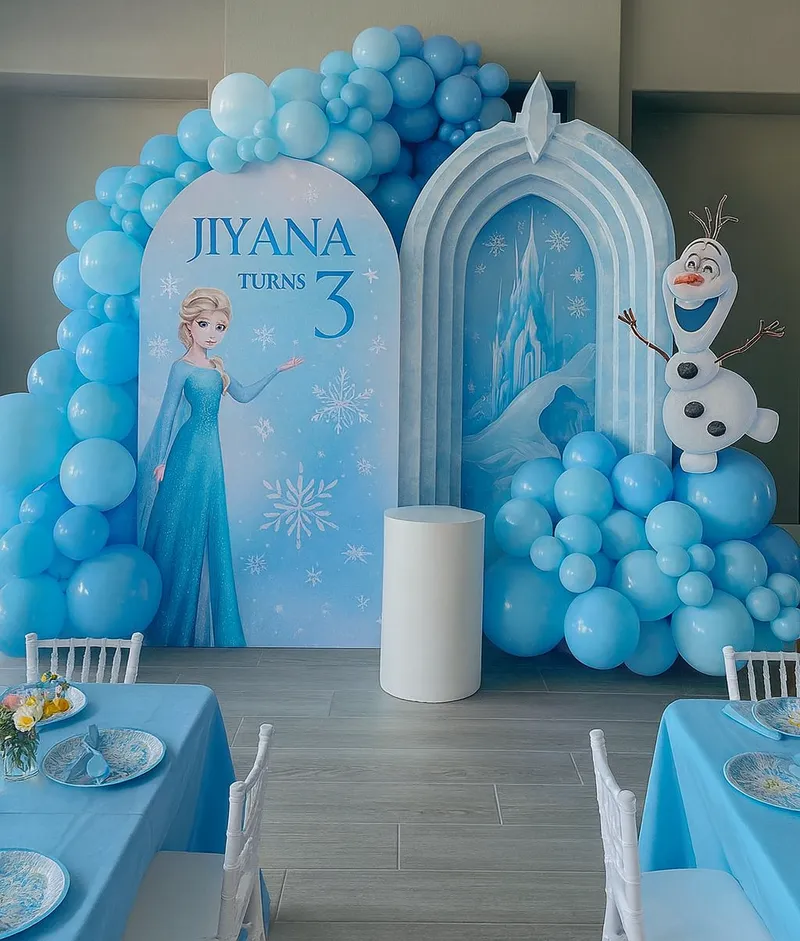 Frozen Theme – Blue Edition – balloon and flower decoration by ARVDecor