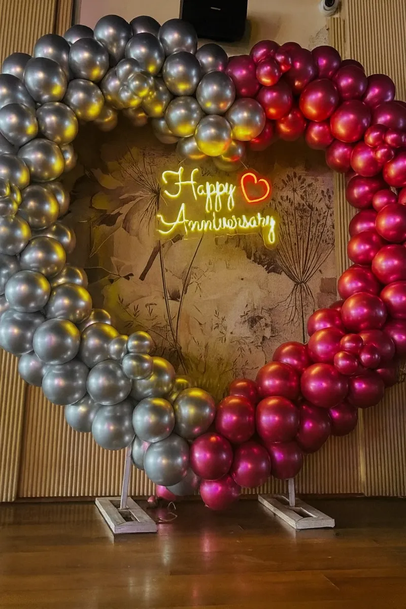 Metallic Heart Anniversary Balloon Ring Decoration – anniversary room decoration by ARVDecor