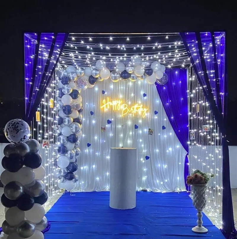 Blue Luxury Cabana – balloon and flower decoration by ARVDecor